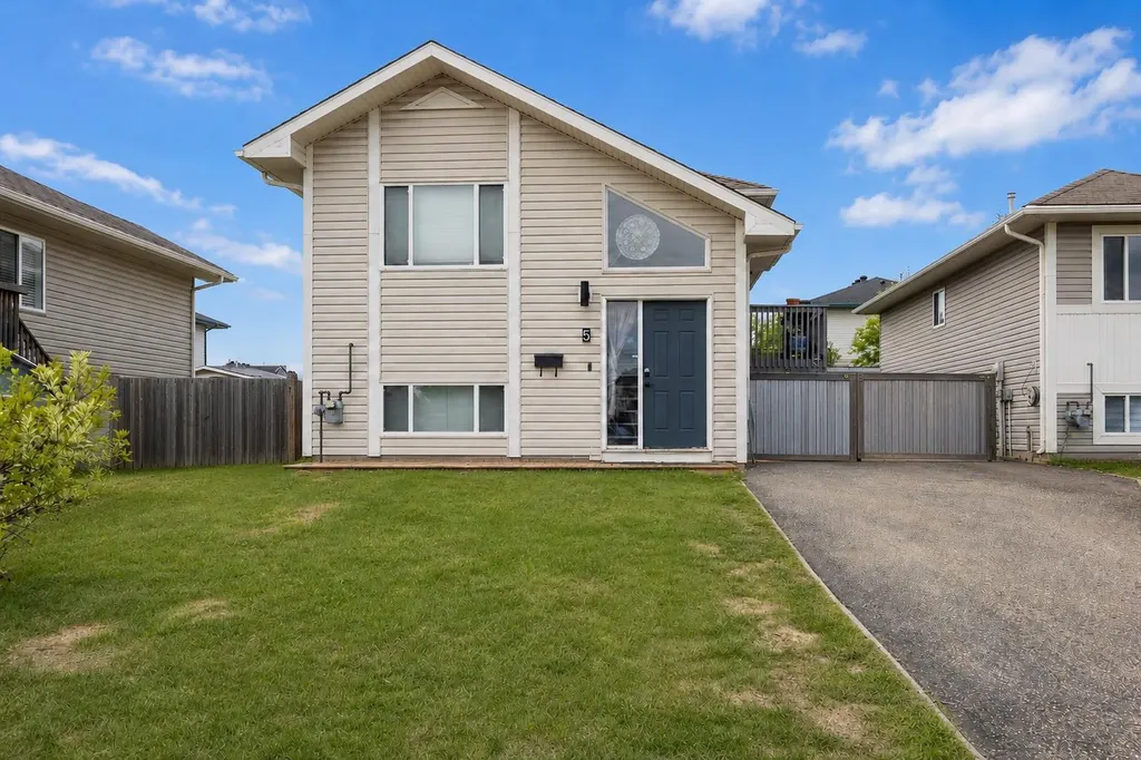 100 Paish Place Fort Mcmurray AB T9K2W4