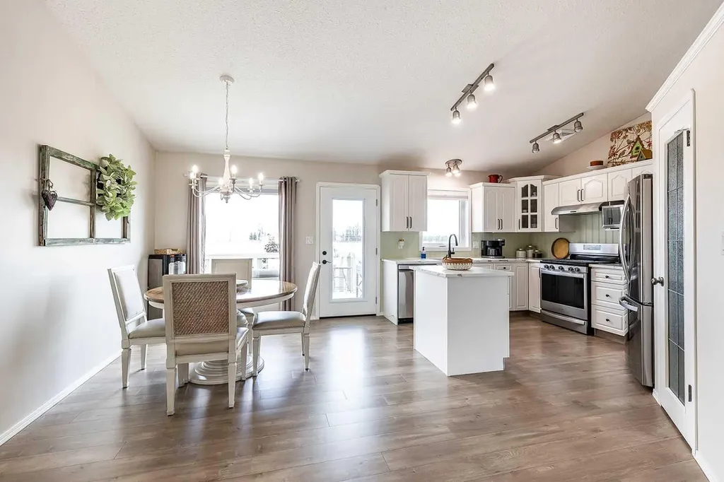 168 Hunt Crescent NE Medicine Hat AB T1C1Y5
