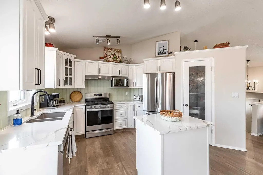 168 Hunt Crescent NE Medicine Hat AB T1C1Y5