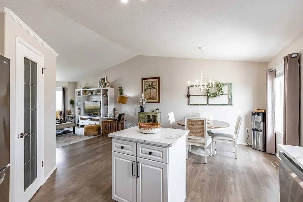 168 Hunt Crescent NE Medicine Hat AB T1C1Y5