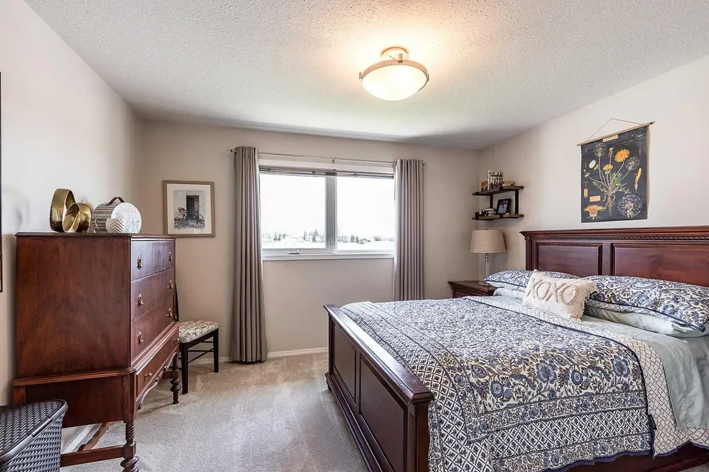 168 Hunt Crescent NE Medicine Hat AB T1C1Y5