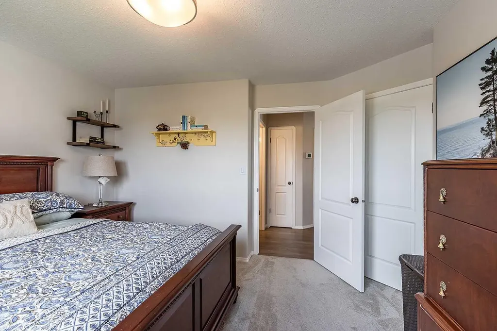 168 Hunt Crescent NE Medicine Hat AB T1C1Y5