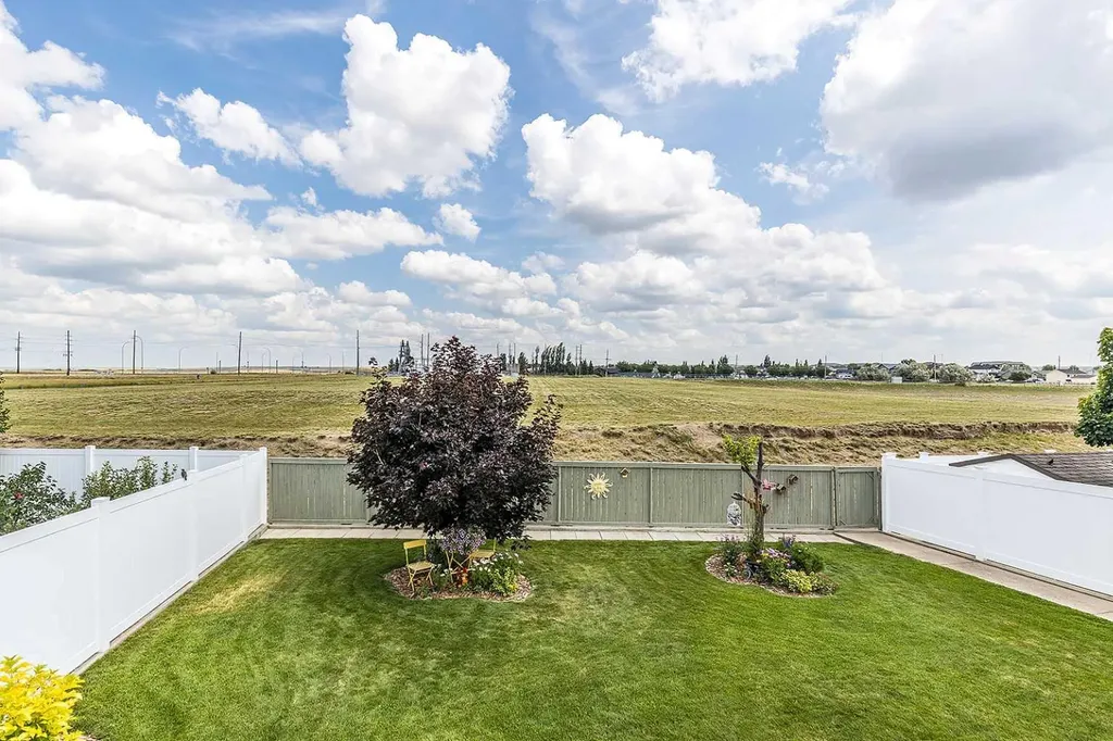 168 Hunt Crescent NE Medicine Hat AB T1C1Y5