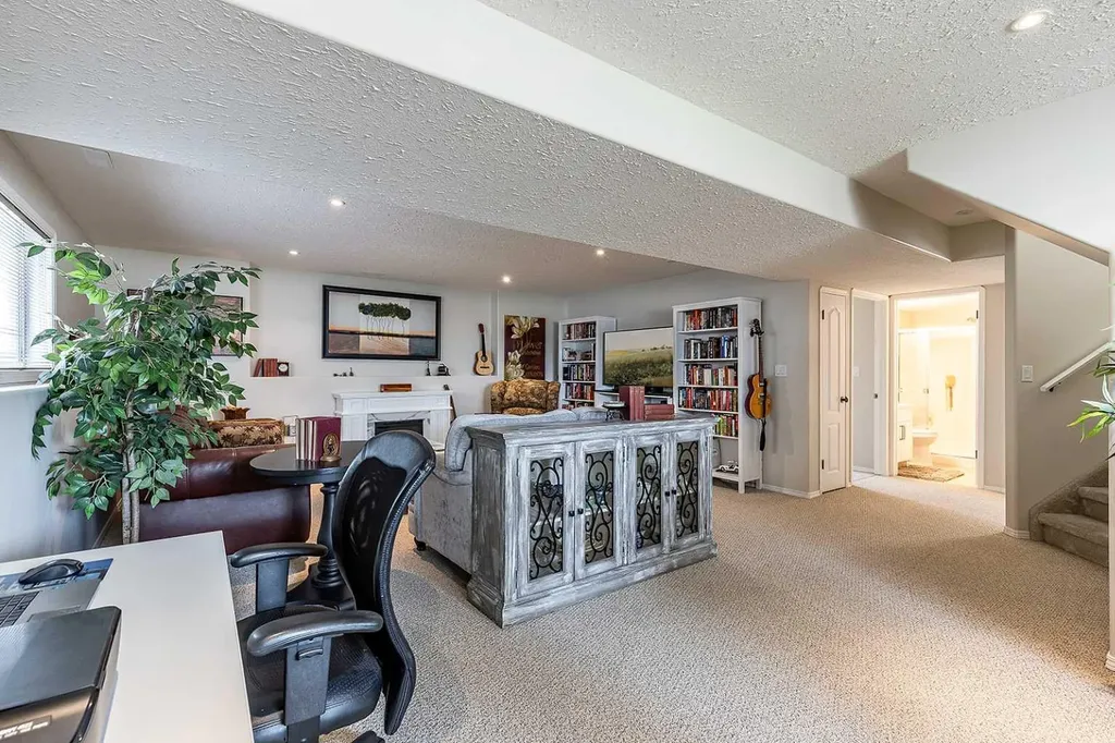 168 Hunt Crescent NE Medicine Hat AB T1C1Y5