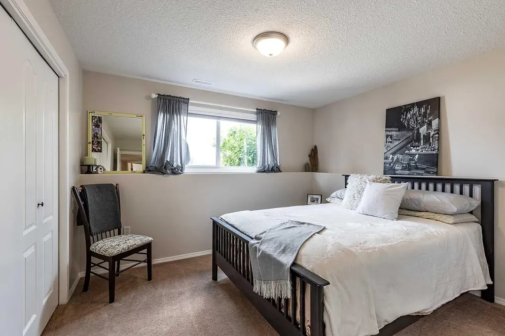 168 Hunt Crescent NE Medicine Hat AB T1C1Y5