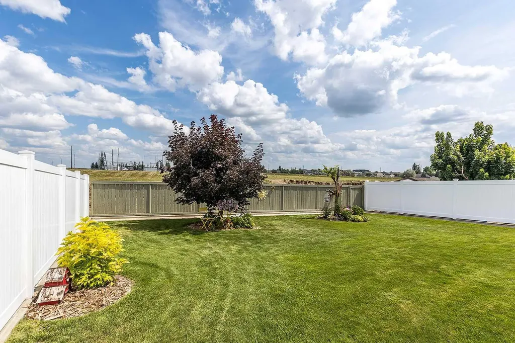 168 Hunt Crescent NE Medicine Hat AB T1C1Y5