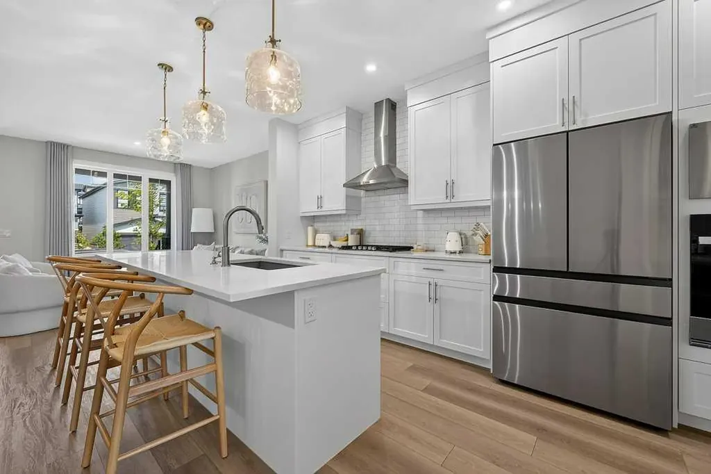 97 Rowmont Heath NW Calgary AB T3L 0H8
