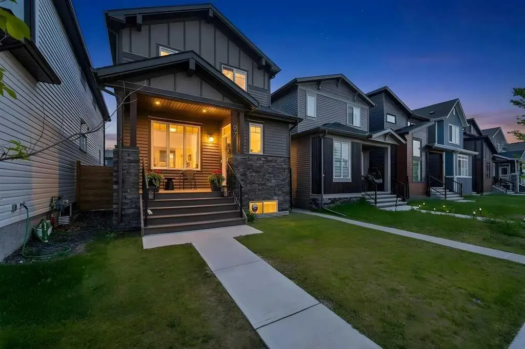 97 Rowmont Heath NW Calgary AB T3L 0H8