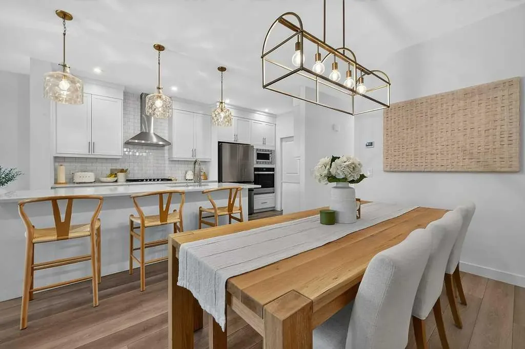 97 Rowmont Heath NW Calgary AB T3L 0H8