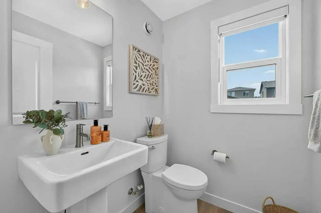 97 Rowmont Heath NW Calgary AB T3L 0H8