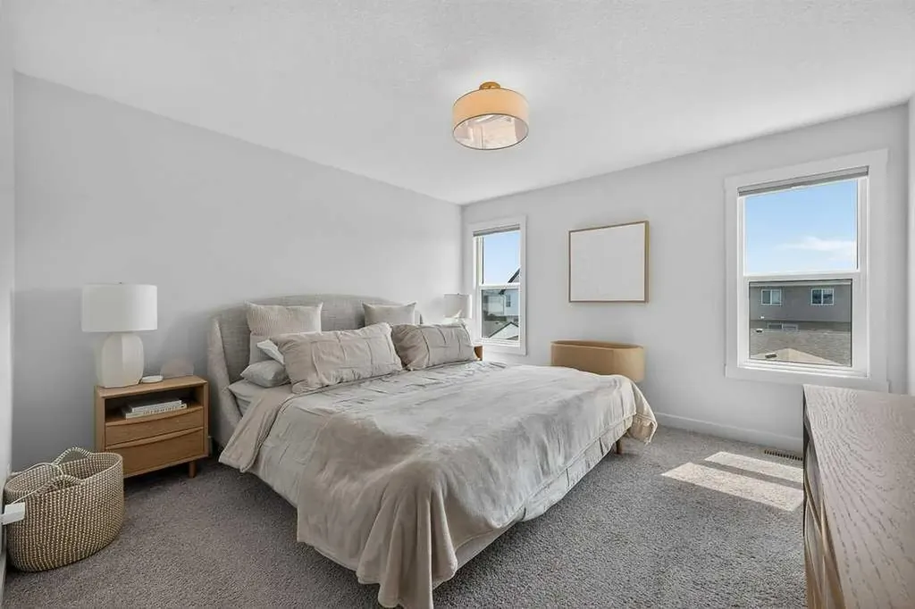 97 Rowmont Heath NW Calgary AB T3L 0H8