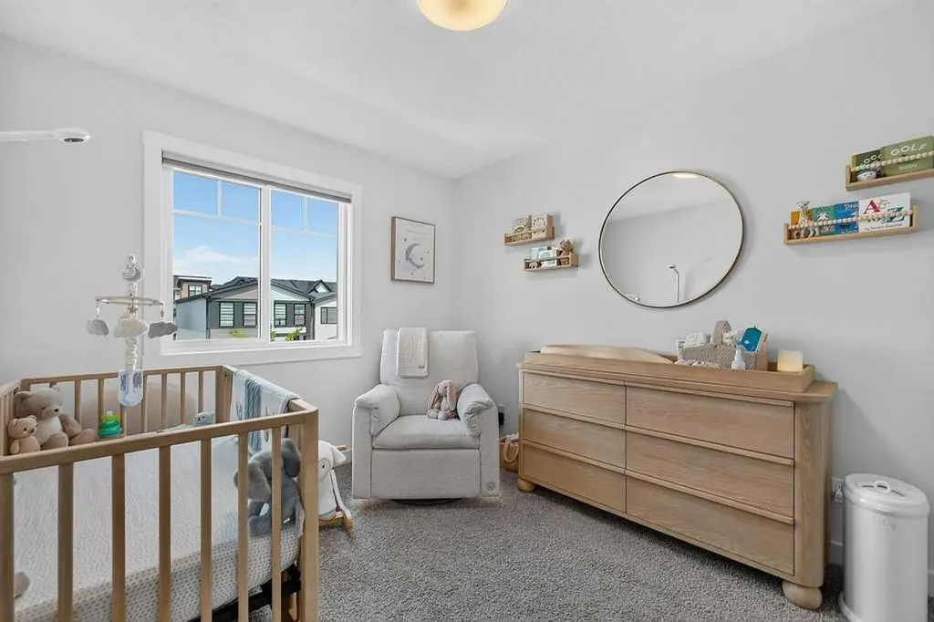 97 Rowmont Heath NW Calgary AB T3L 0H8