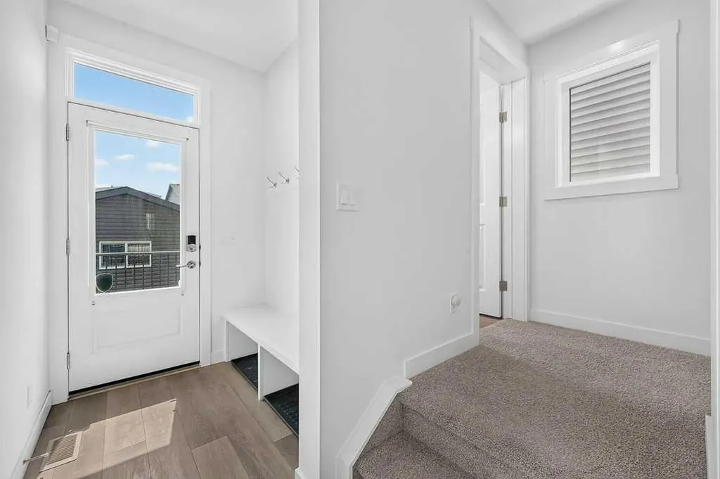 97 Rowmont Heath NW Calgary AB T3L 0H8