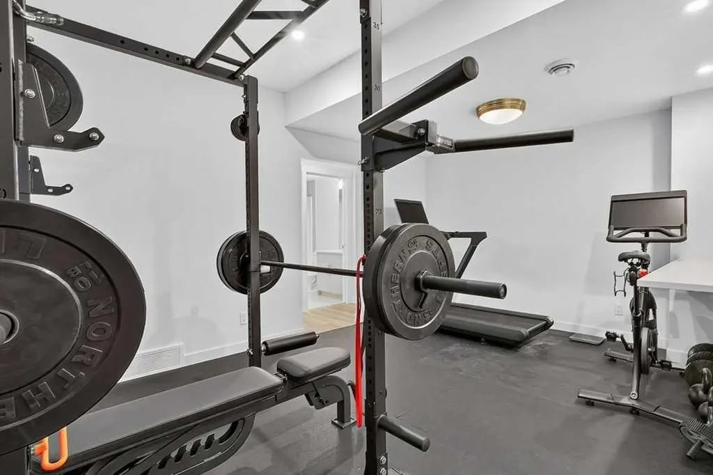 97 Rowmont Heath NW Calgary AB T3L 0H8