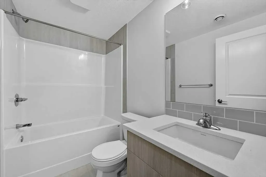 97 Rowmont Heath NW Calgary AB T3L 0H8