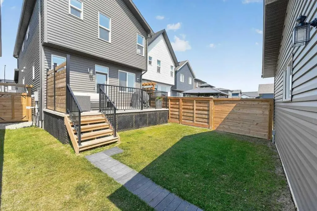 97 Rowmont Heath NW Calgary AB T3L 0H8