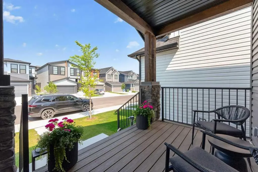 97 Rowmont Heath NW Calgary AB T3L 0H8