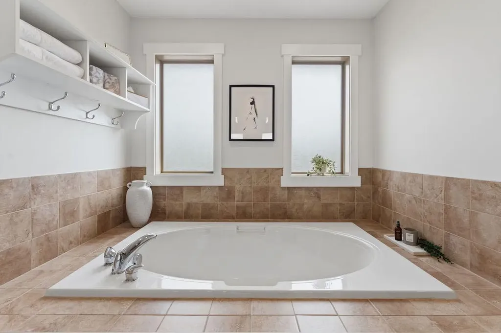 708 Coopers Square SW Airdrie AB T4B 0M1