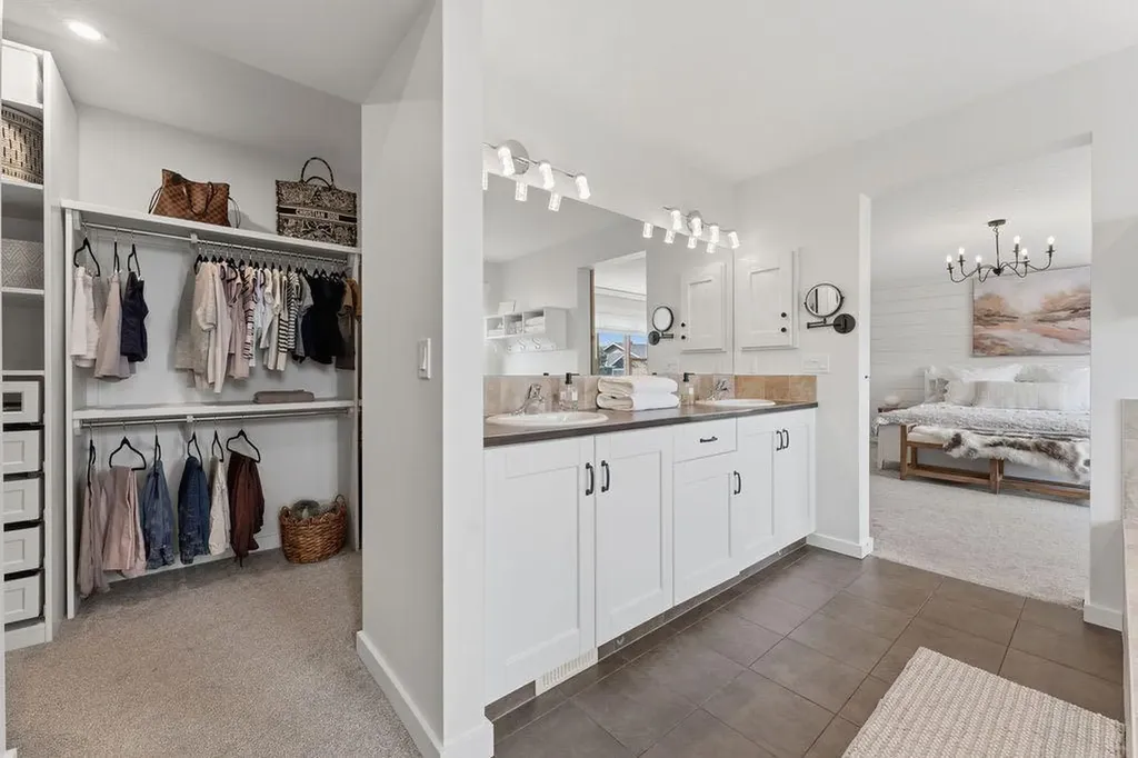 708 Coopers Square SW Airdrie AB T4B 0M1