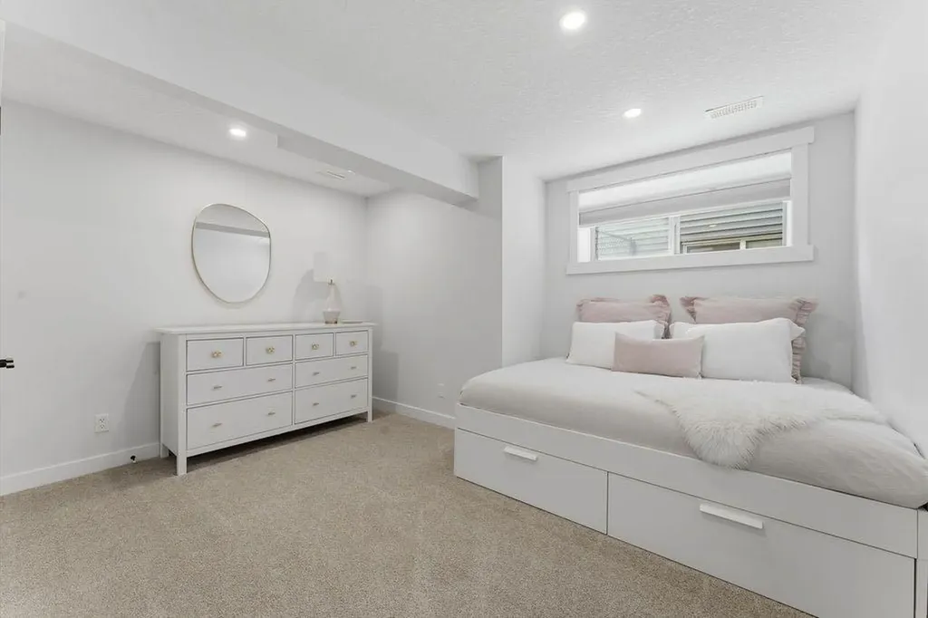 708 Coopers Square SW Airdrie AB T4B 0M1