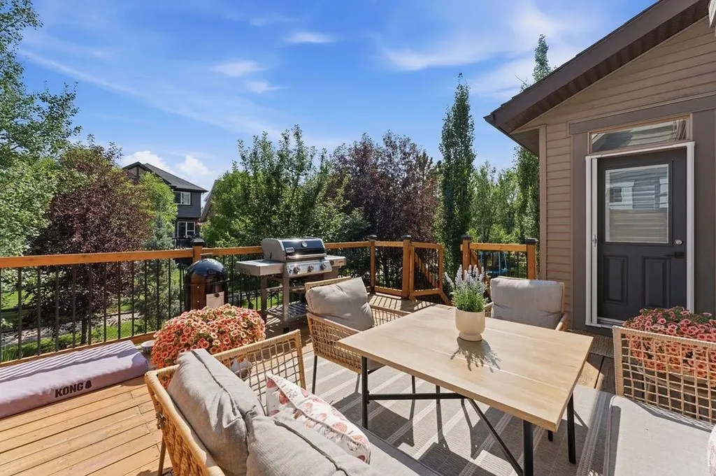 708 Coopers Square SW Airdrie AB T4B 0M1