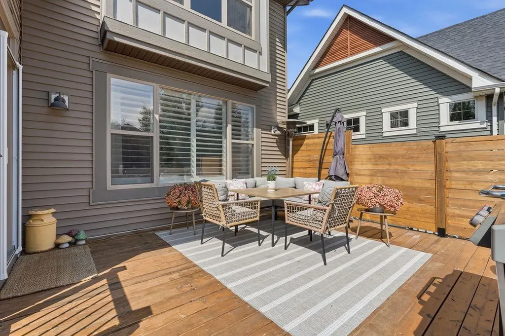 708 Coopers Square SW Airdrie AB T4B 0M1