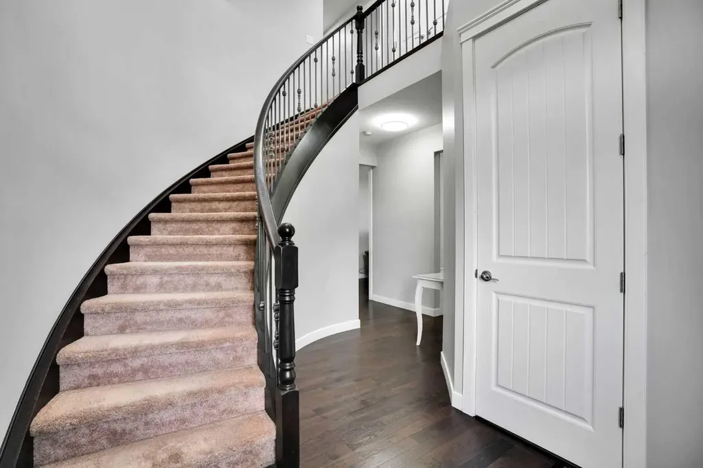 49 Sherwood Gate NW Calgary AB T3R0N9