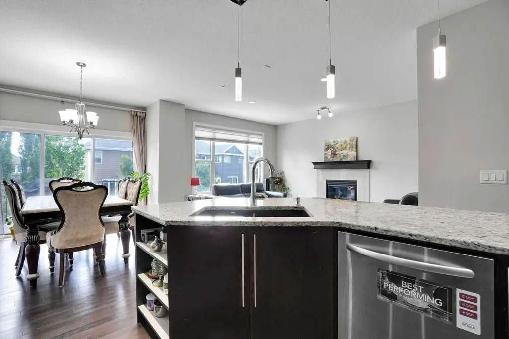 49 Sherwood Gate NW Calgary AB T3R0N9