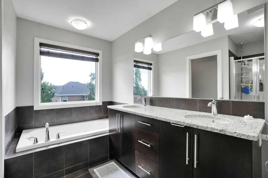 49 Sherwood Gate NW Calgary AB T3R0N9