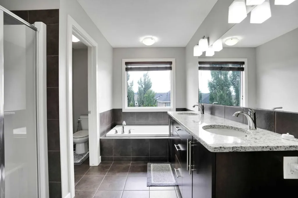 49 Sherwood Gate NW Calgary AB T3R0N9