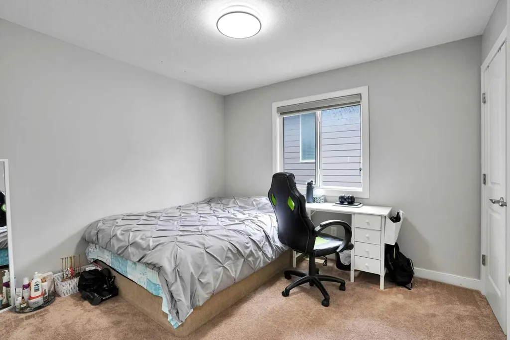 49 Sherwood Gate NW Calgary AB T3R0N9