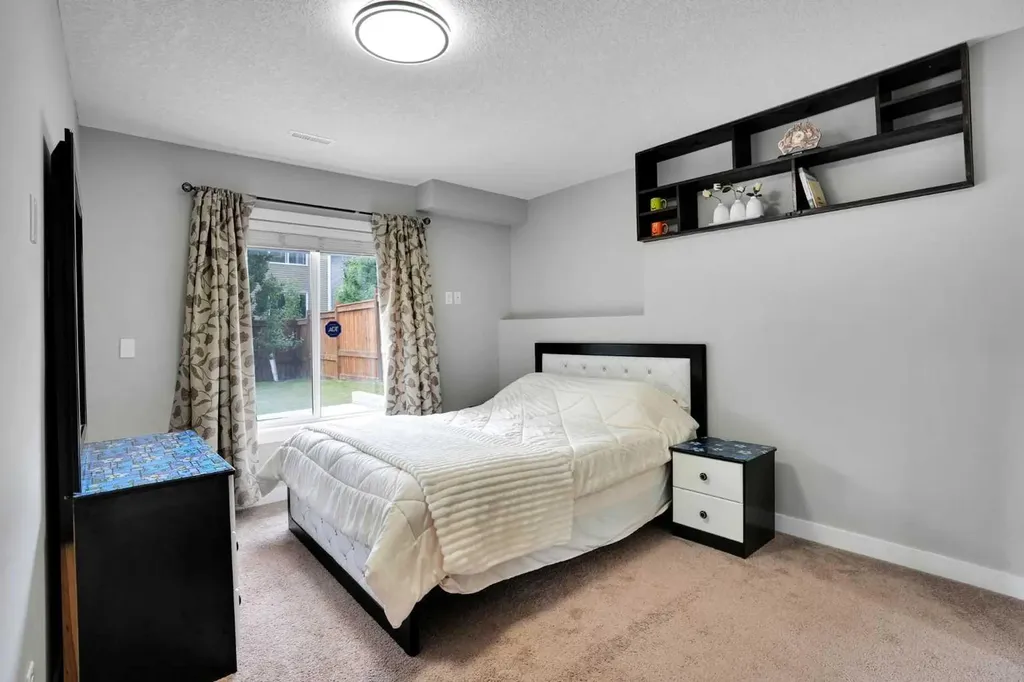 49 Sherwood Gate NW Calgary AB T3R0N9