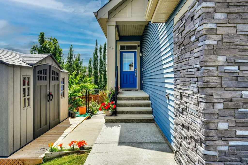 49 Sherwood Gate NW Calgary AB T3R0N9