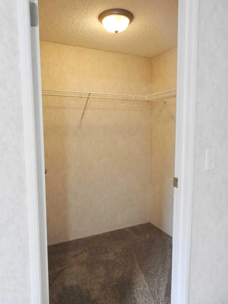 218 Oak Wood Drive NW Edmonton AB T6P 0A4