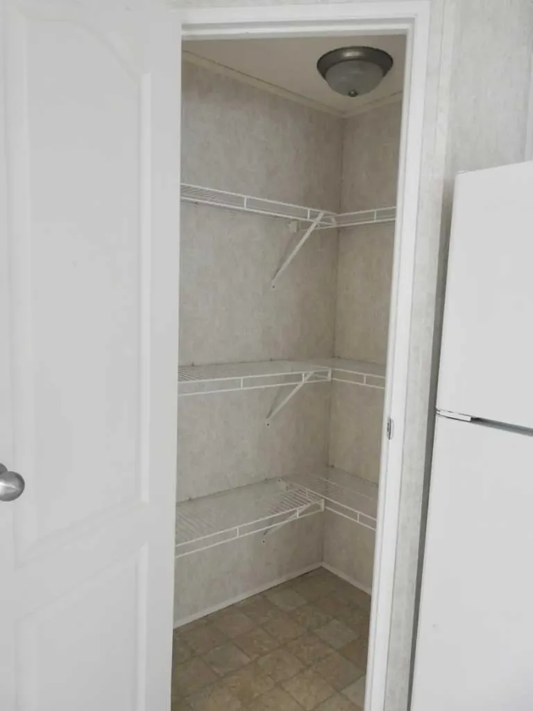218 Oak Wood Drive NW Edmonton AB T6P 0A4