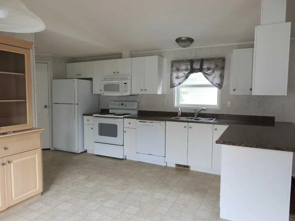 218 Oak Wood Drive NW Edmonton AB T6P 0A4