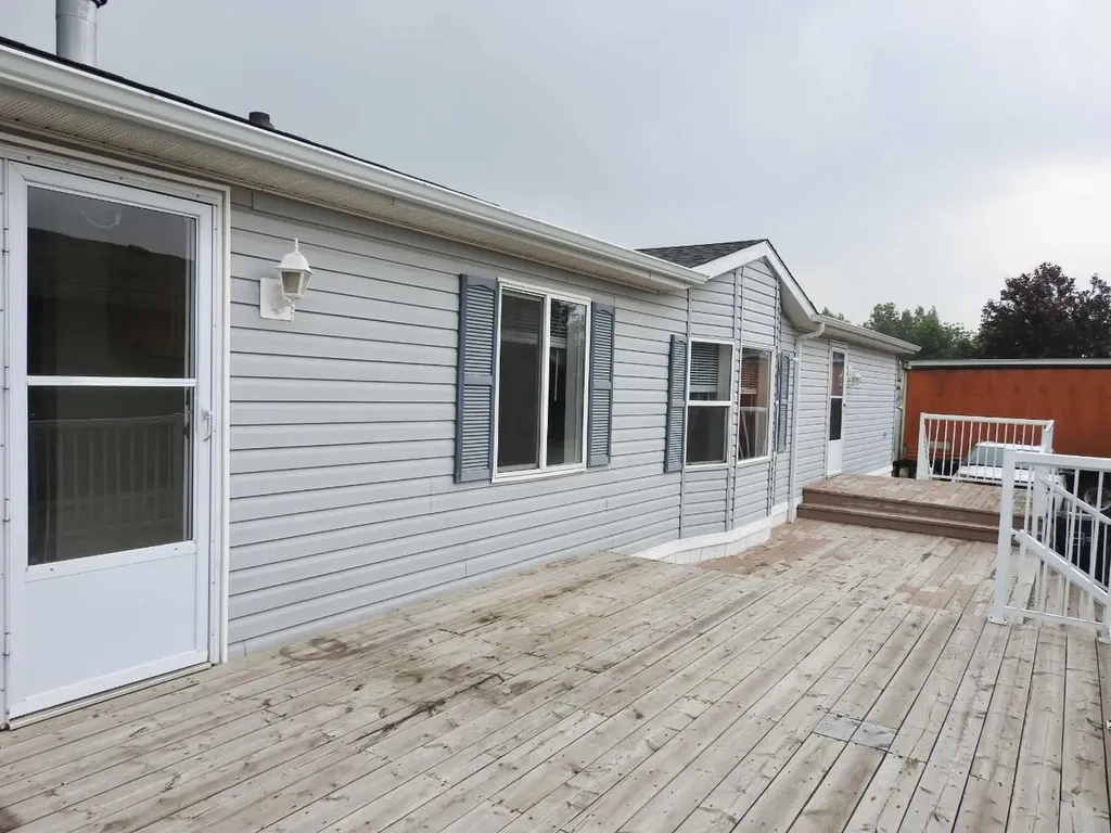 218 Oak Wood Drive NW Edmonton AB T6P 0A4