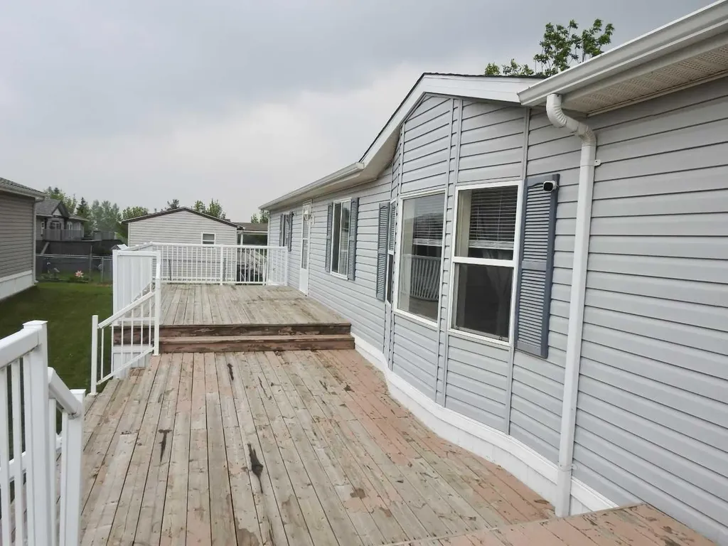 218 Oak Wood Drive NW Edmonton AB T6P 0A4