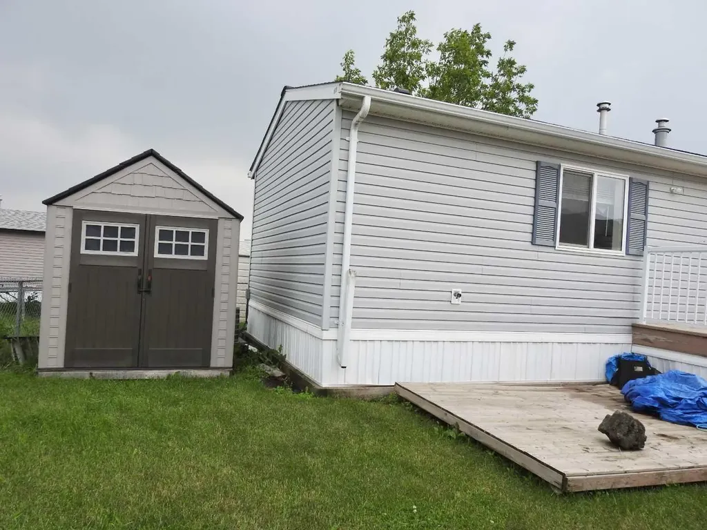 218 Oak Wood Drive NW Edmonton AB T6P 0A4