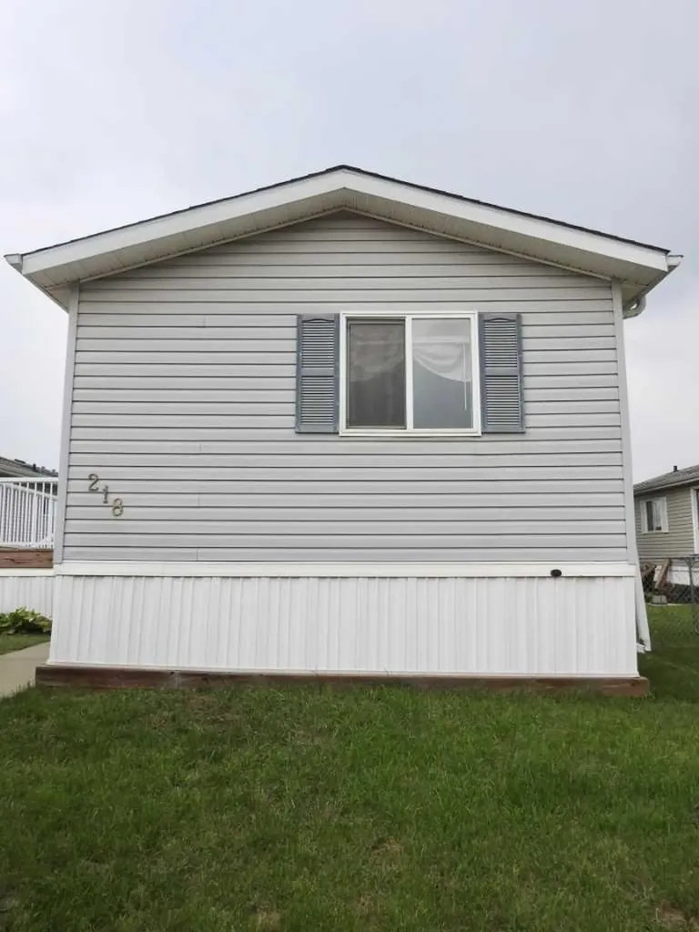218 Oak Wood Drive NW Edmonton AB T6P 0A4