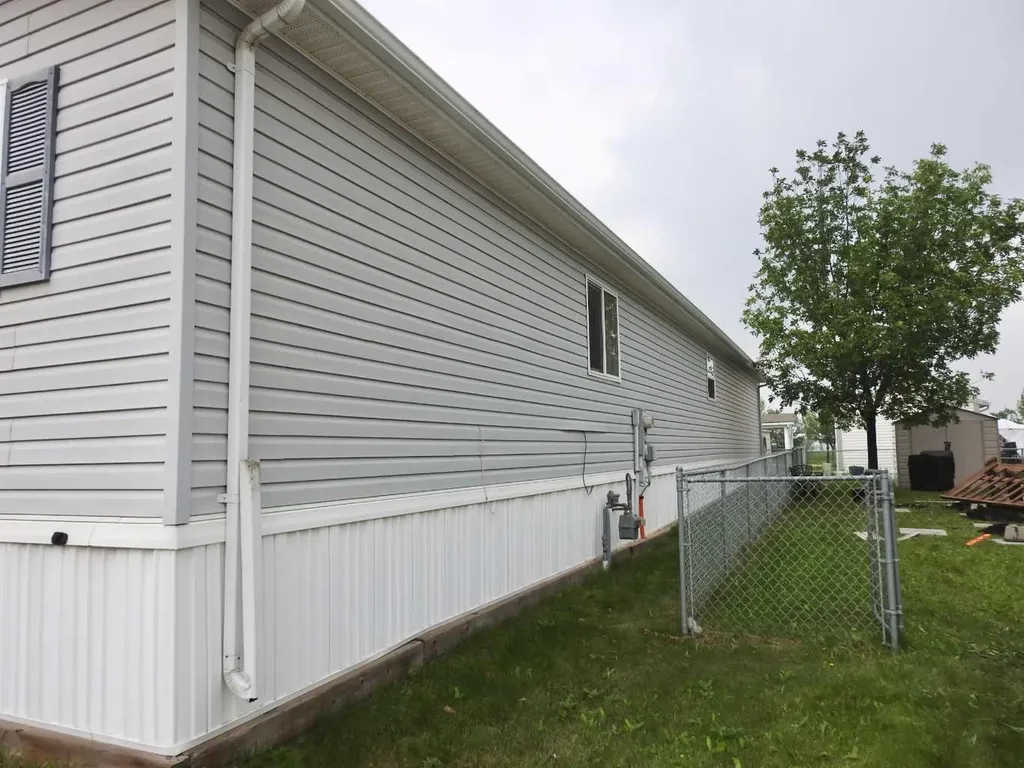 218 Oak Wood Drive NW Edmonton AB T6P 0A4