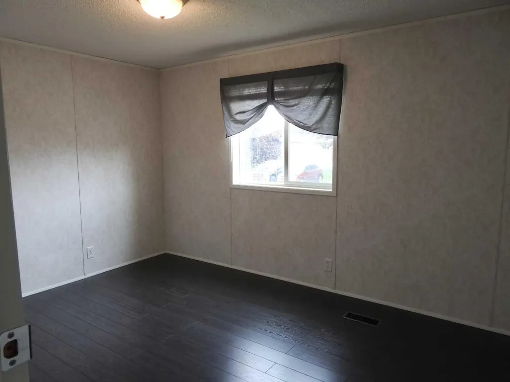 218 Oak Wood Drive NW Edmonton AB T6P 0A4