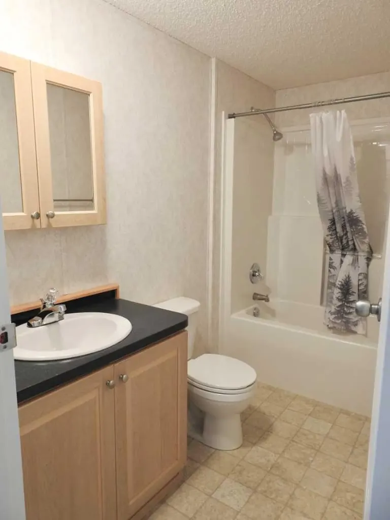 218 Oak Wood Drive NW Edmonton AB T6P 0A4