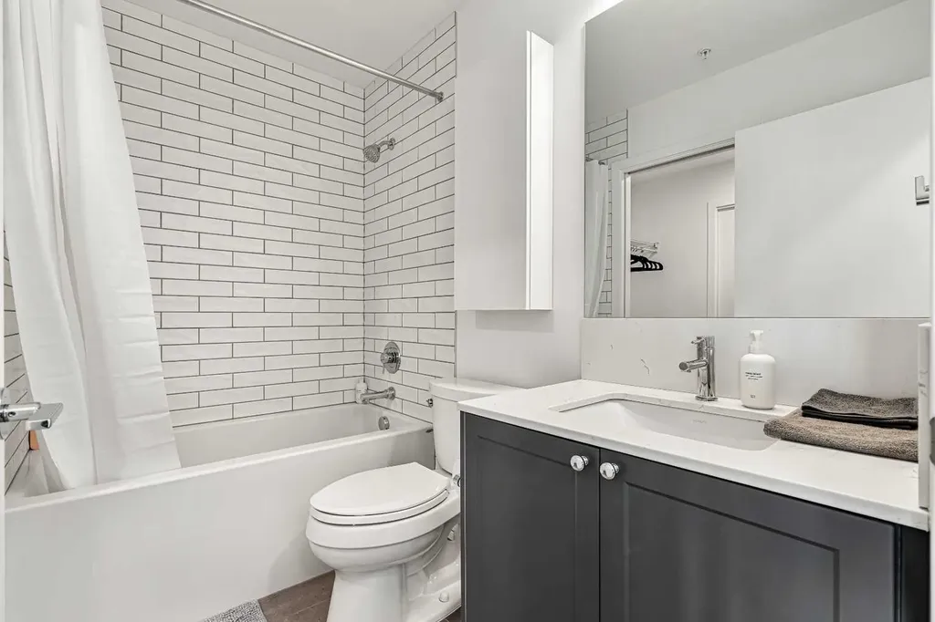 329 9a Street NW Calgary AB T2N1T7