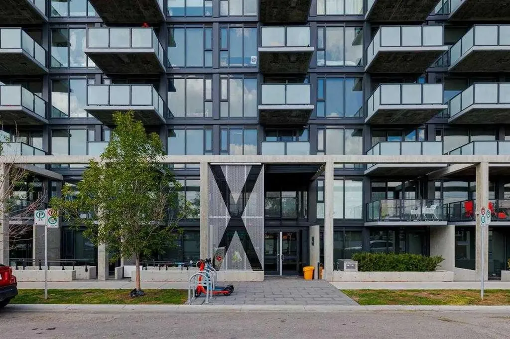 329 9a Street NW Calgary AB T2N1T7