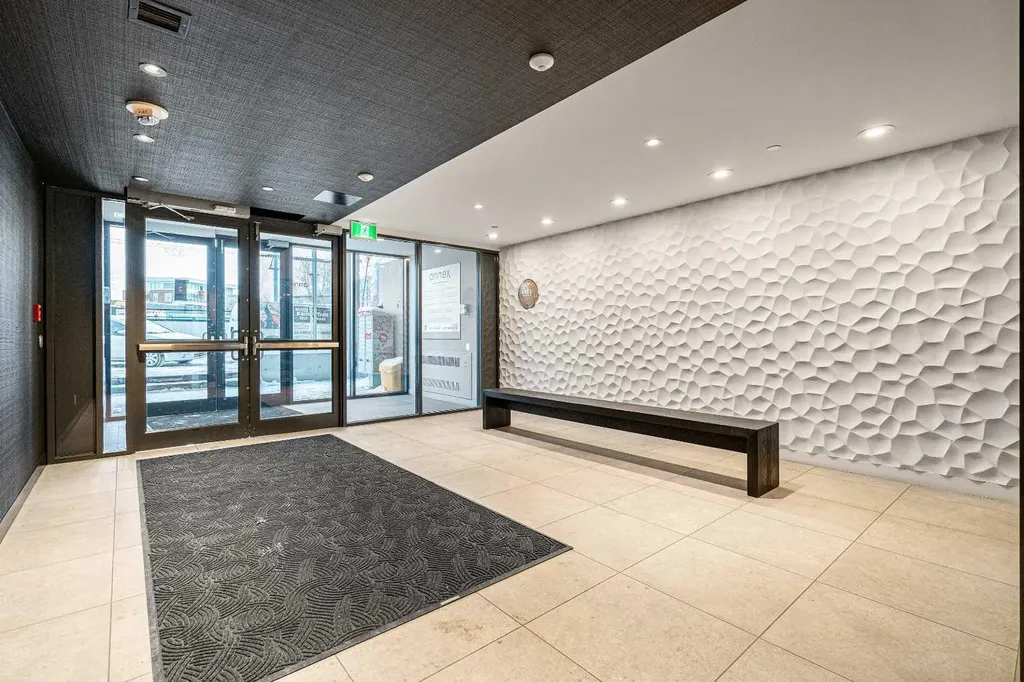 329 9a Street NW Calgary AB T2N1T7