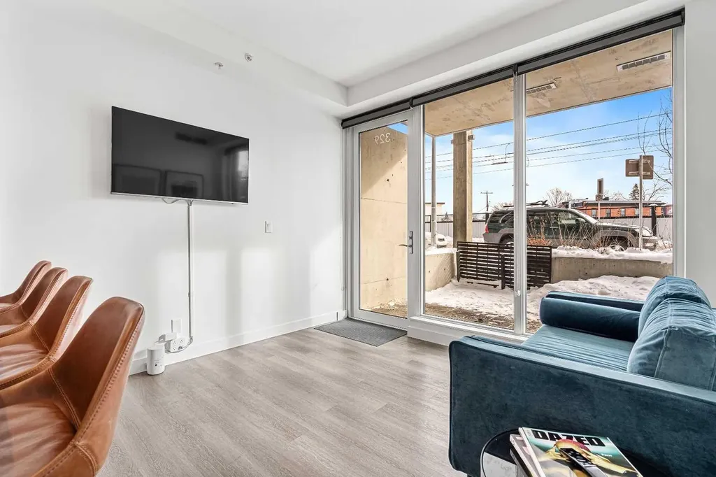 329 9a Street NW Calgary AB T2N1T7
