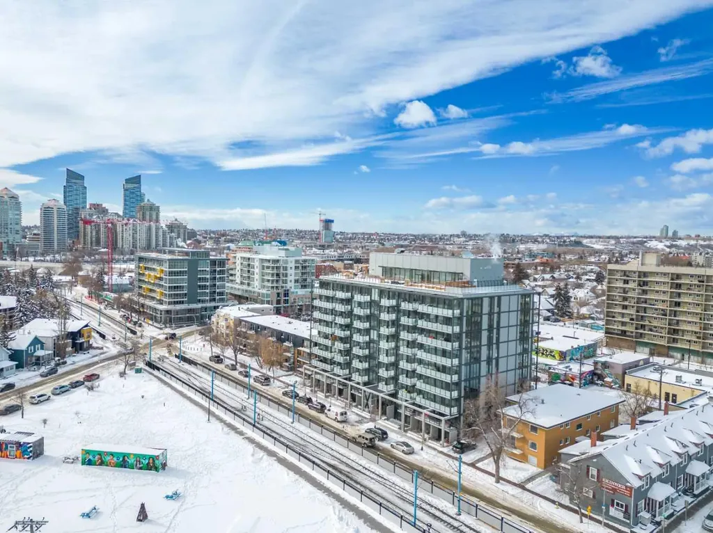 329 9a Street NW Calgary AB T2N1T7