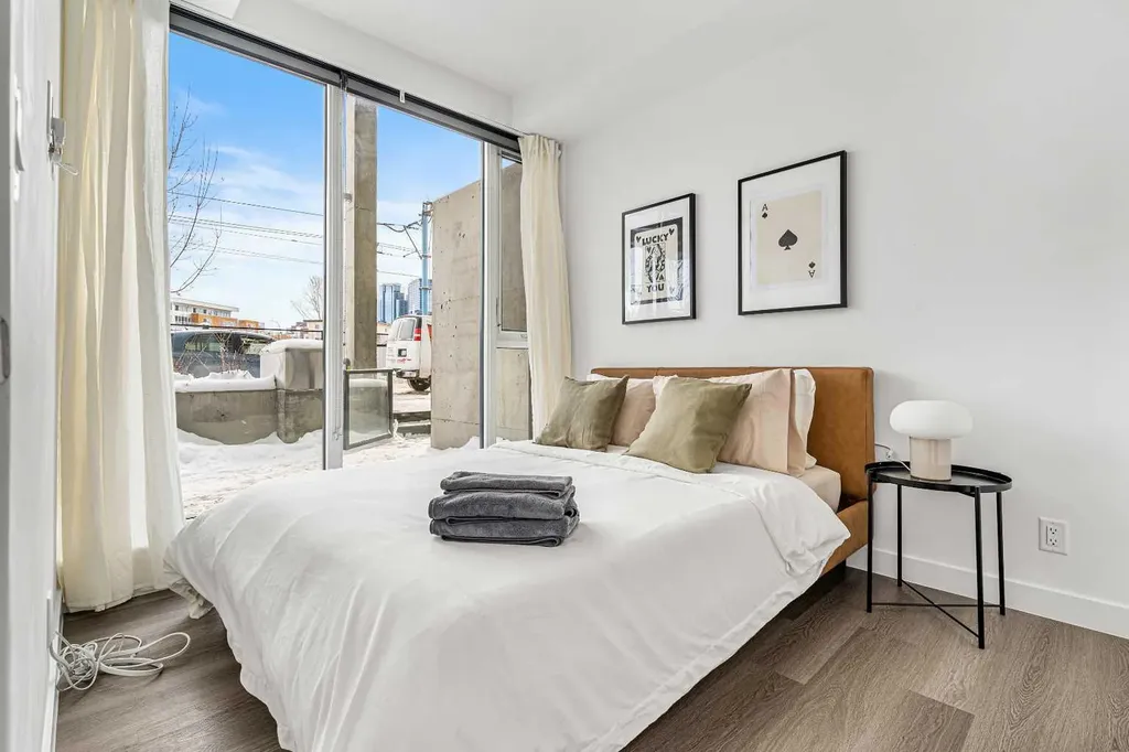 329 9a Street NW Calgary AB T2N1T7