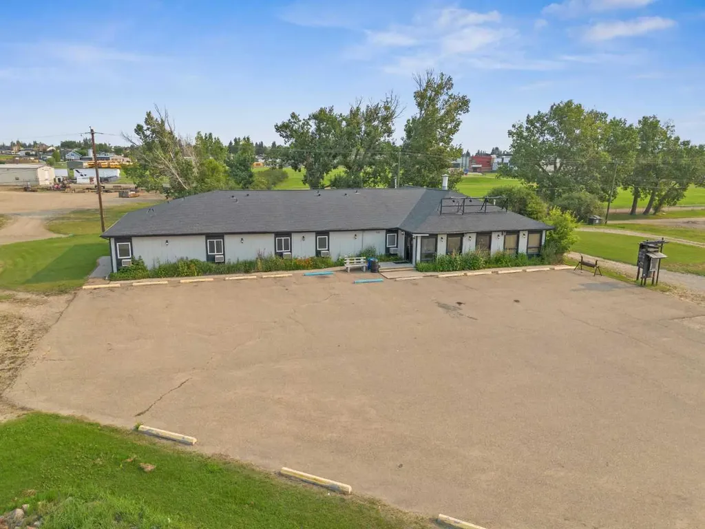 110 1 Avenue N Trochu AB T0M2C0